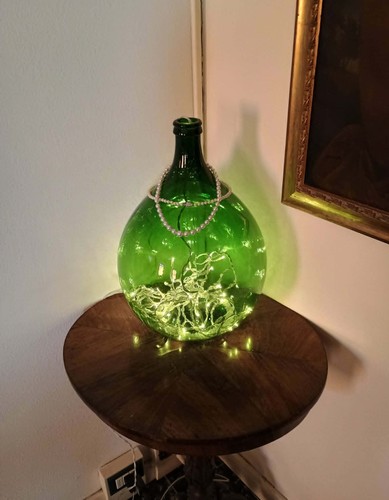 Damigiane per decoro - e, non