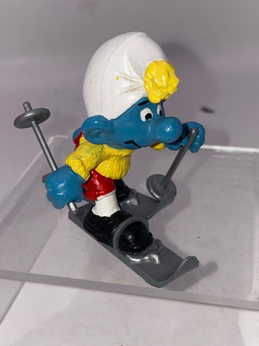 Smurf ski figure - smurf,