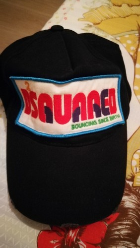 Cappello dsquared2