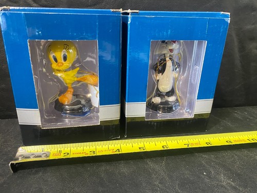 Tweety sylvester looney - tweety,