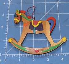 Cavallo a dondolo vintage in