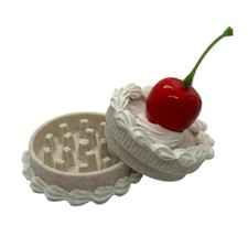 WHITE CHERRY CAKE GRINDER mini