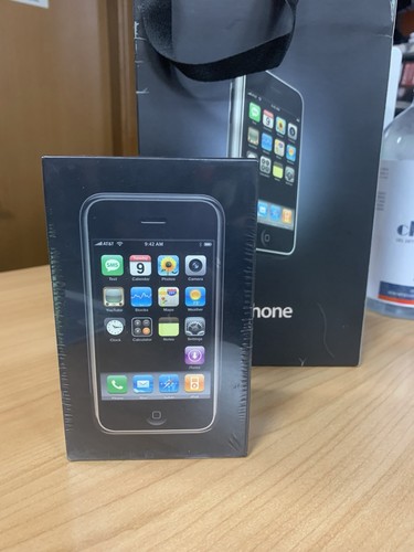 New sealed apple iphone 8gb - iphone, 2g