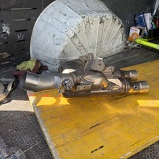 Yamaha r1m mid pipe - /,