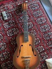 Chitarra acustica vintage da