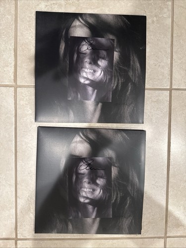 Signed ariana grande - signed, petal