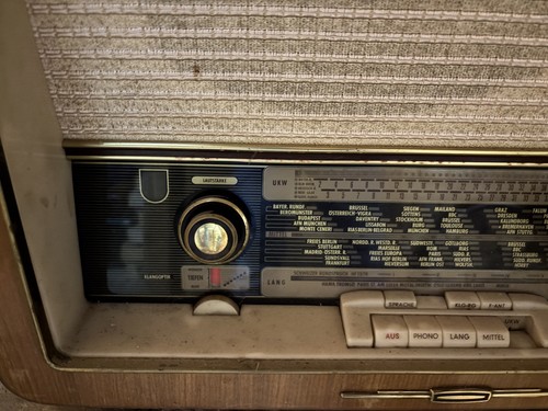 Antica radio valvole - a, siemens