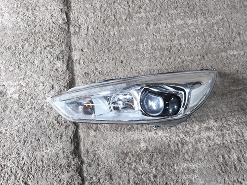 Faro proiettore anteriore lato
