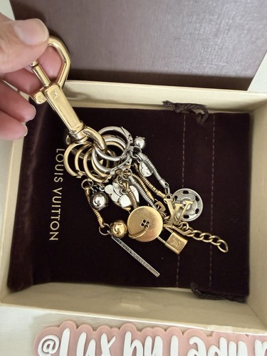 Charm louis vuitton - louis,