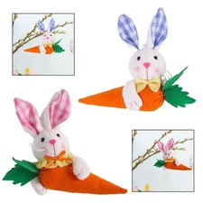 Coniglietto pasquale che tiene in mano una carota, bambola, decorazione pasquale