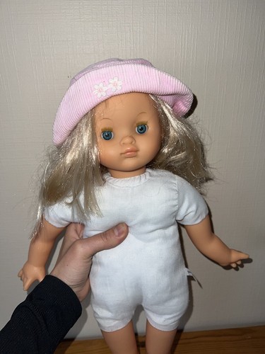 Poupée falca aux yeux - poupée,
