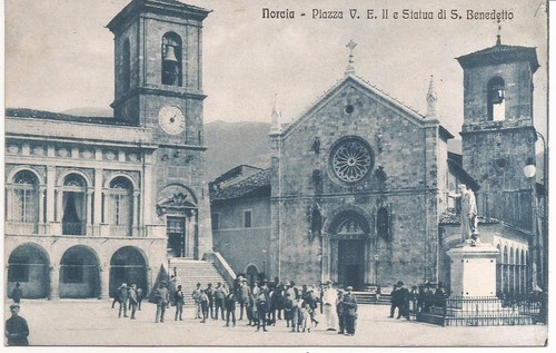 Norcia piazza e - norcia,