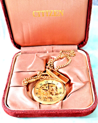 Vecchio stock nuovo orologio - vecchio,