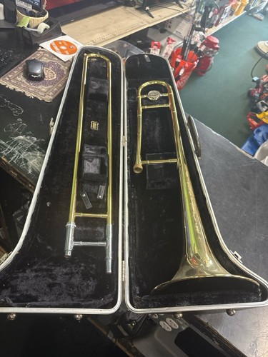 Bundy student trombone with - bundy,