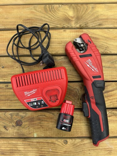 Milwaukee m12 kit - tagliatubi,