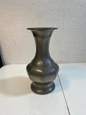 Vaso in peltro vecchio vintage