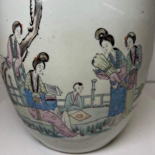 Antico vaso coperto porcellana