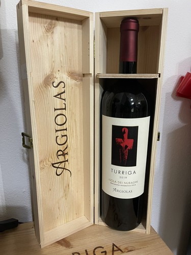 Vino rosso turriga - rosso, argiolas
