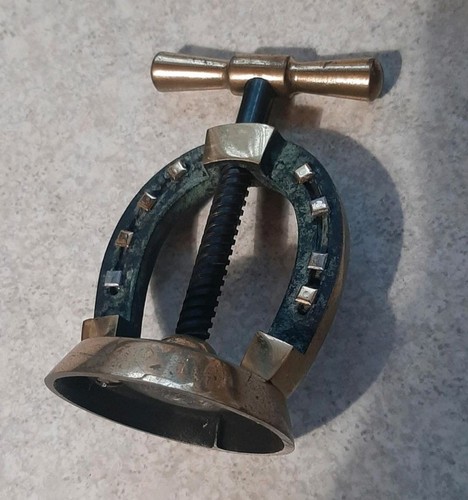 Antico schiaccianoci ottone - in,