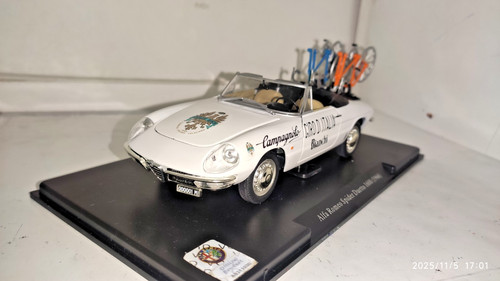 Alfa romeo spider duetto 1600 - alfa,