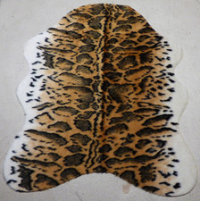 Tappeto di pelliccia leopardo