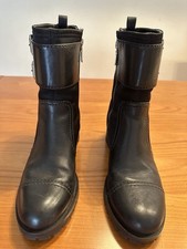 ✨Top! Stivaletti PRADA molto