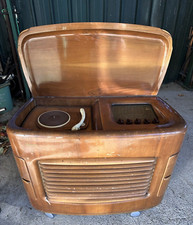 Vecchio mobile radio - giradischi Magnadyne - anni 50-60