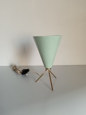 lampada da tavolo a cono