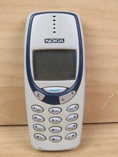 vecchio TELEFONO CELLULARE NOKIA 3310 per parti di ricambio vintage a tastiera