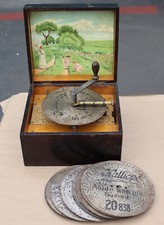 Antico carillon in legno