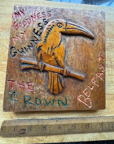 Guinness carved wood pub - -,