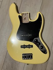 Corpo basso jazz Fender