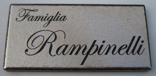 Targa nome incisa - , su