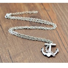 uomo ciondolo con Collana