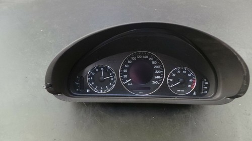 Y271 017 mercedes - w209, 240