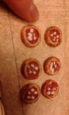  pizza 2 -2,5  cm terracotta 2pz    MINIATURA PRESEPE pastori S.GREGORIO ARMENO