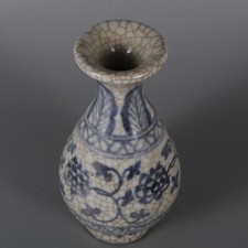 Vecchio vaso di giada blu e