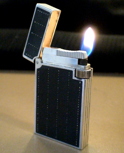 Briquet dupont ligne d - @, st