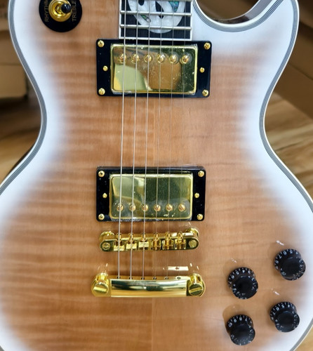 Chitarra personalizzata stile