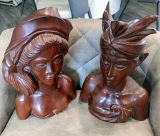 Coppia di busti in legno