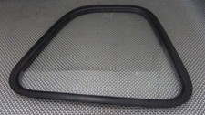 43R-000929 VETRO FISSO POST SX PER RENAULT R4 COMPLETO DI GUARNIZIONE
