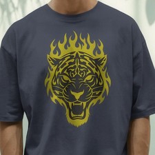 T-shirt fiamme di tigre testa