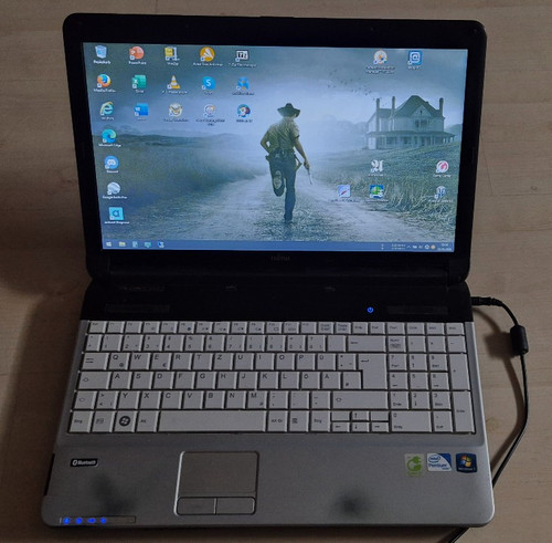Notebook retrò fujitsu - 15,6",