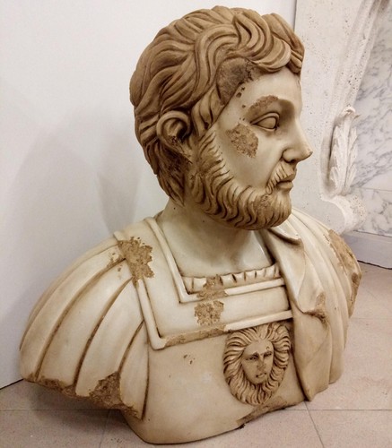 Vecchio originale scultura