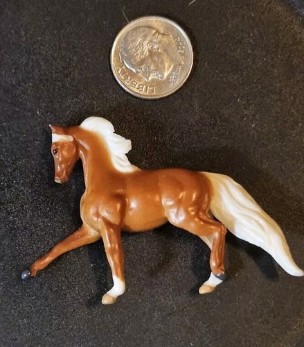 Breyer mini whinnies trotting - ,