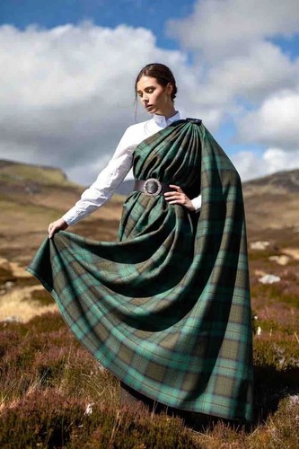 Women scottish highland - scottish,