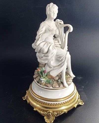 Donna con arpa - , capodimonte