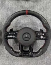 Volante Mercedes AMG in fibra