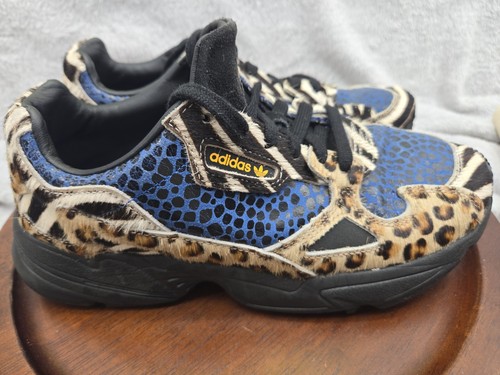 Taglia adidas falcon out - -,