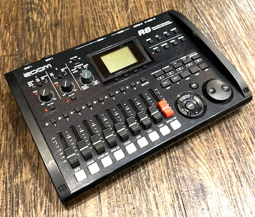 Zoom multitrak recorder - r8,